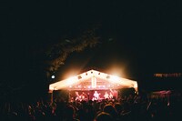 BREIMEN演奏中の苗場食堂。（撮影：マスダレンゾ）