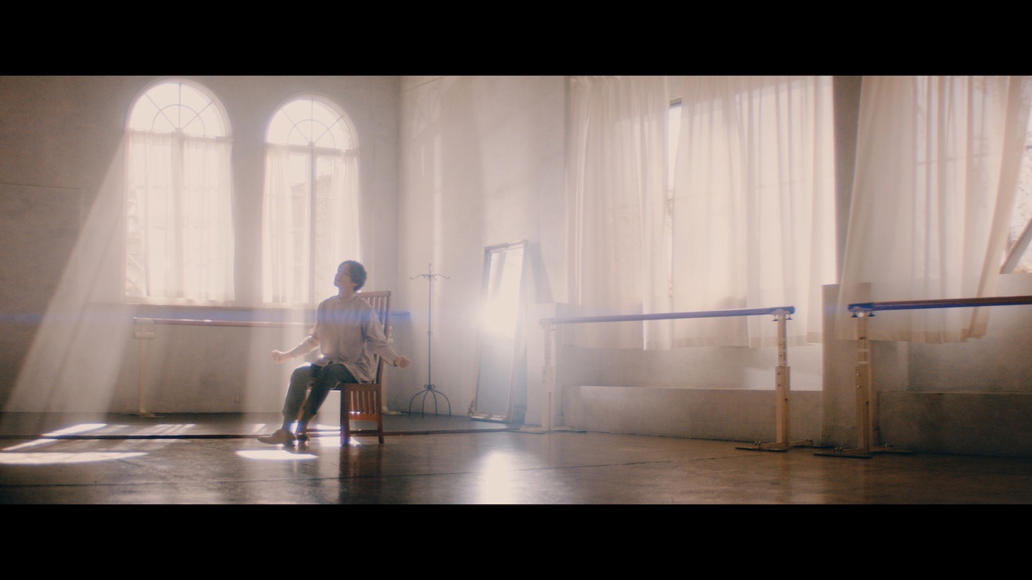 宮野真守「EVERLASTING」ミュージックビデオより。