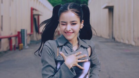 XG「MASCARA」のパフォーマンスビデオより。