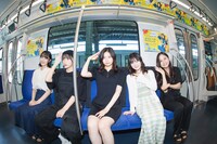 新交通ゆりかもめの車両に乗るDevil ANTHEM.。