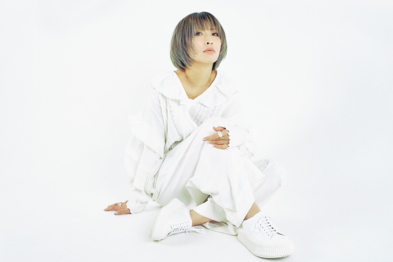 草野華余子、“七色の喪失”描いたアコースティックミニアルバム発表