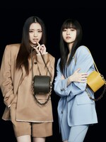 ITZYが起用された「CHARLES & KEITH FALL COLLECTION 2022」キャンペーンビジュアル。