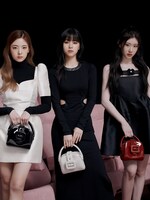 ITZYが起用された「CHARLES & KEITH FALL COLLECTION 2022」キャンペーンビジュアル。