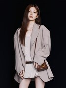 ITZYが起用された「CHARLES & KEITH FALL COLLECTION 2022」キャンペーンビジュアル。