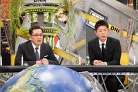 左から有田哲平、島田秀平。(c)フジテレビ