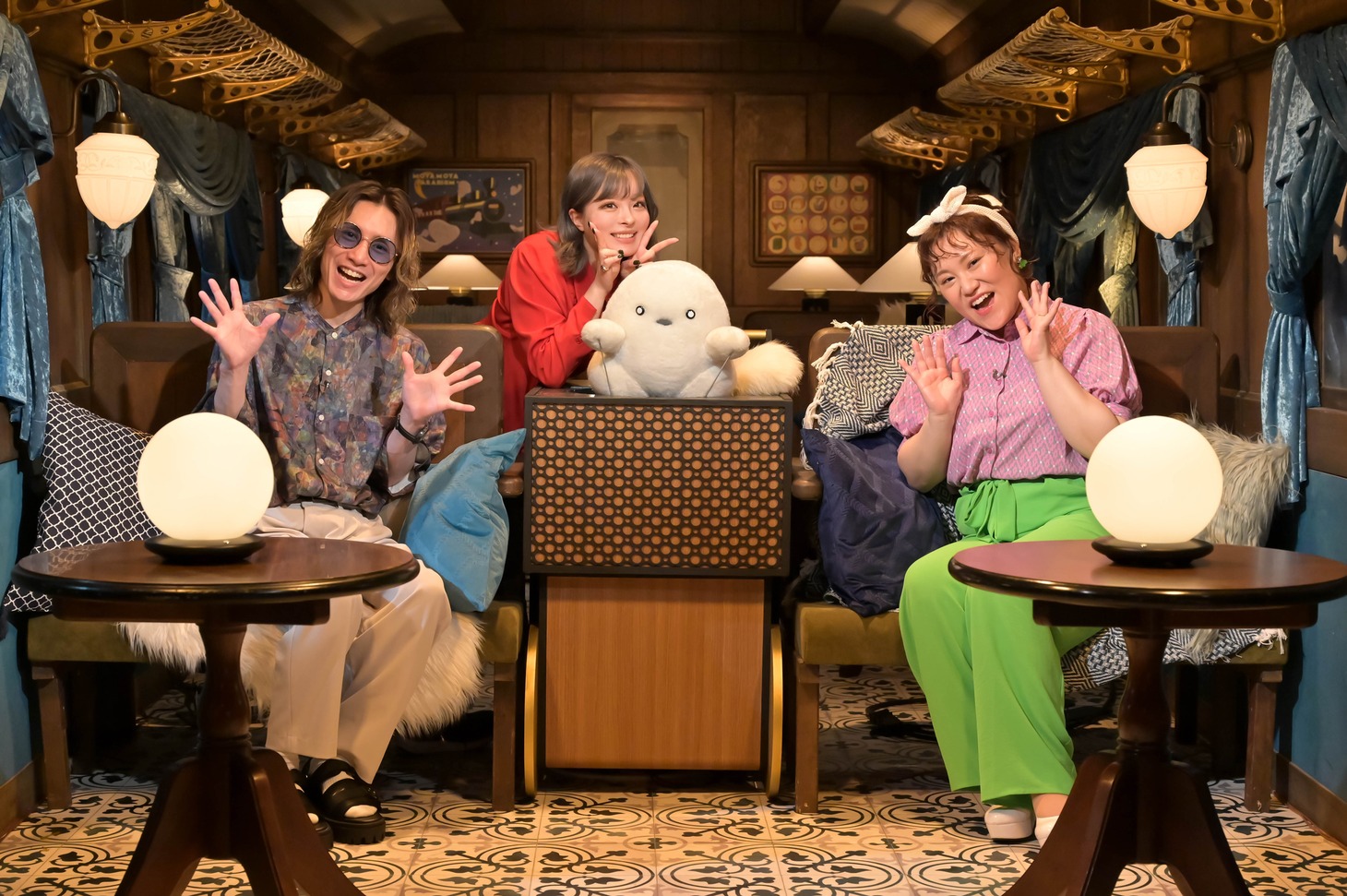 左から安田章大、きゃりーぱみゅぱみゅ、バービー。（写真提供：NHK）