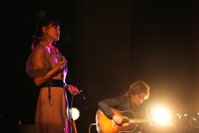 TRUE「Acoustic Live 2022 TRUE NOTE page1.」の様子。