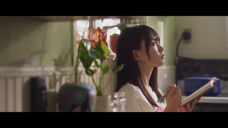 乃木坂46「好きというのはロックだぜ！」ミュージックビデオより。