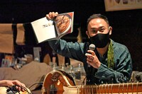 トークコーナーの石濱匡雄。