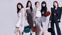 ITZYが起用された「CHARLES & KEITH FALL COLLECTION 2022」キャンペーンビジュアル。