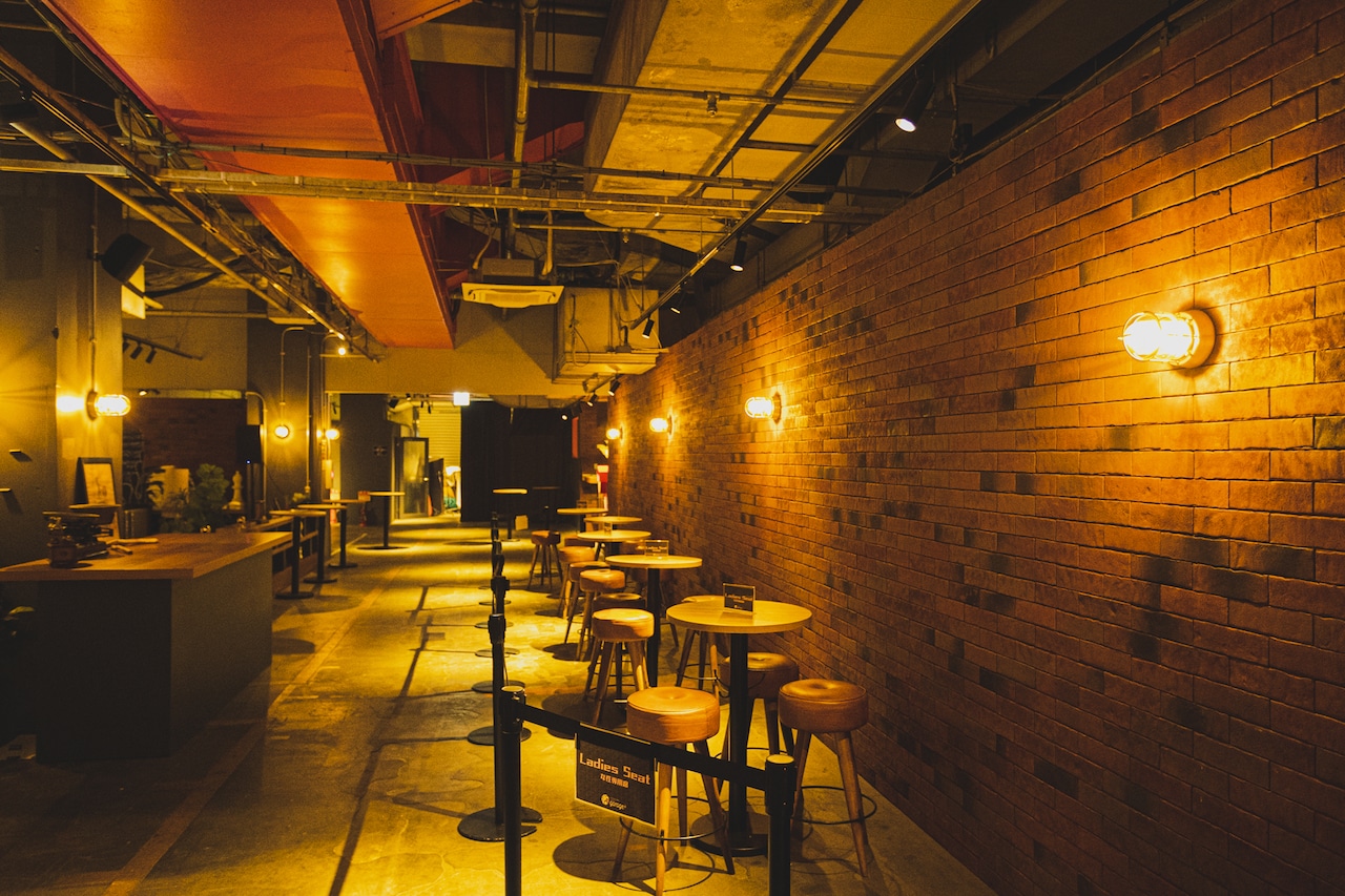 YOKOHAMA COAST garage+のロビーフロア。