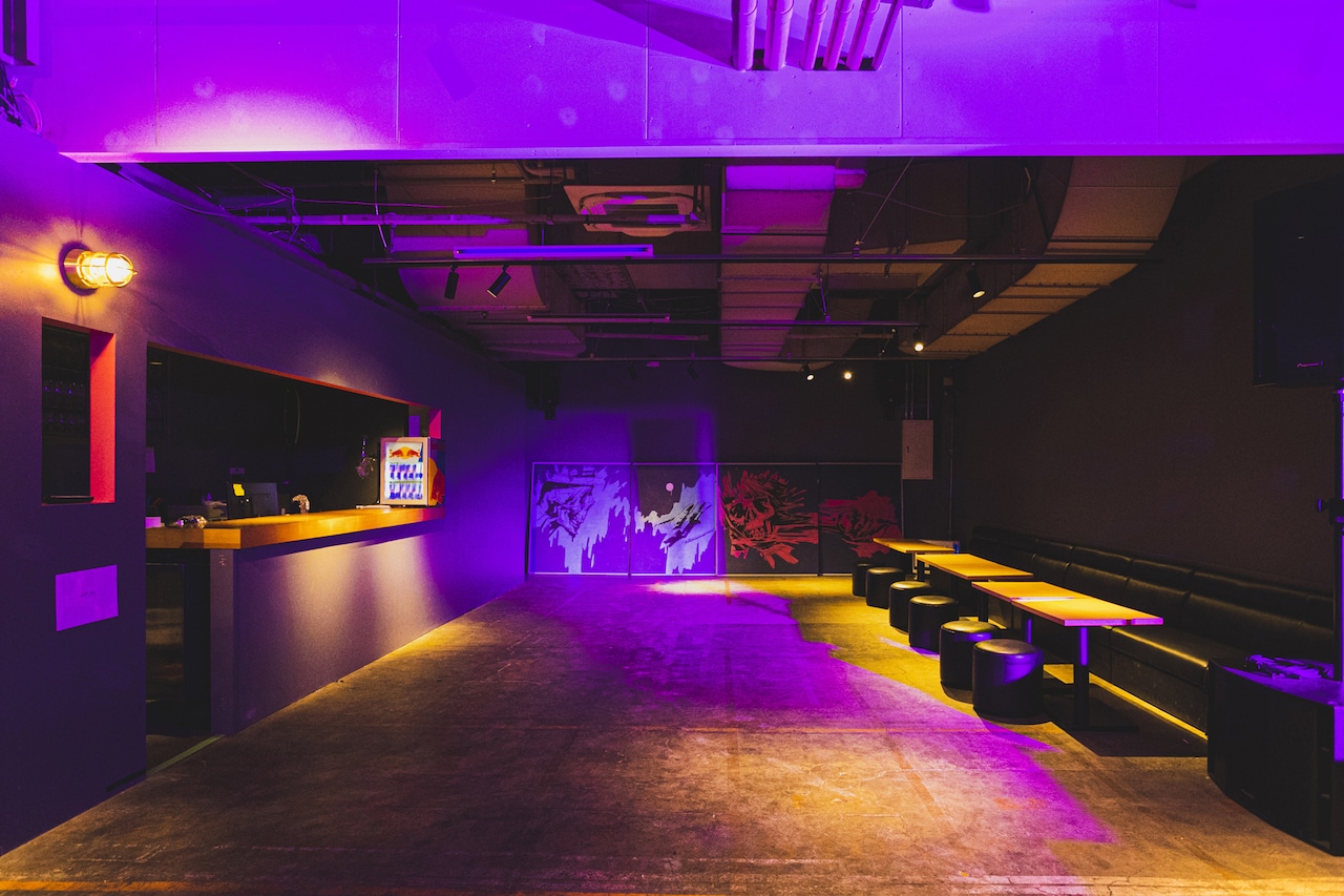 YOKOHAMA COAST garage+の館内。