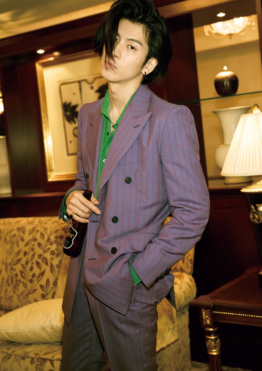 長谷川慎（THE RAMPAGE from EXILE TRIBE）1st写真集「CHARACTER」より。（撮影：荒木勇人）