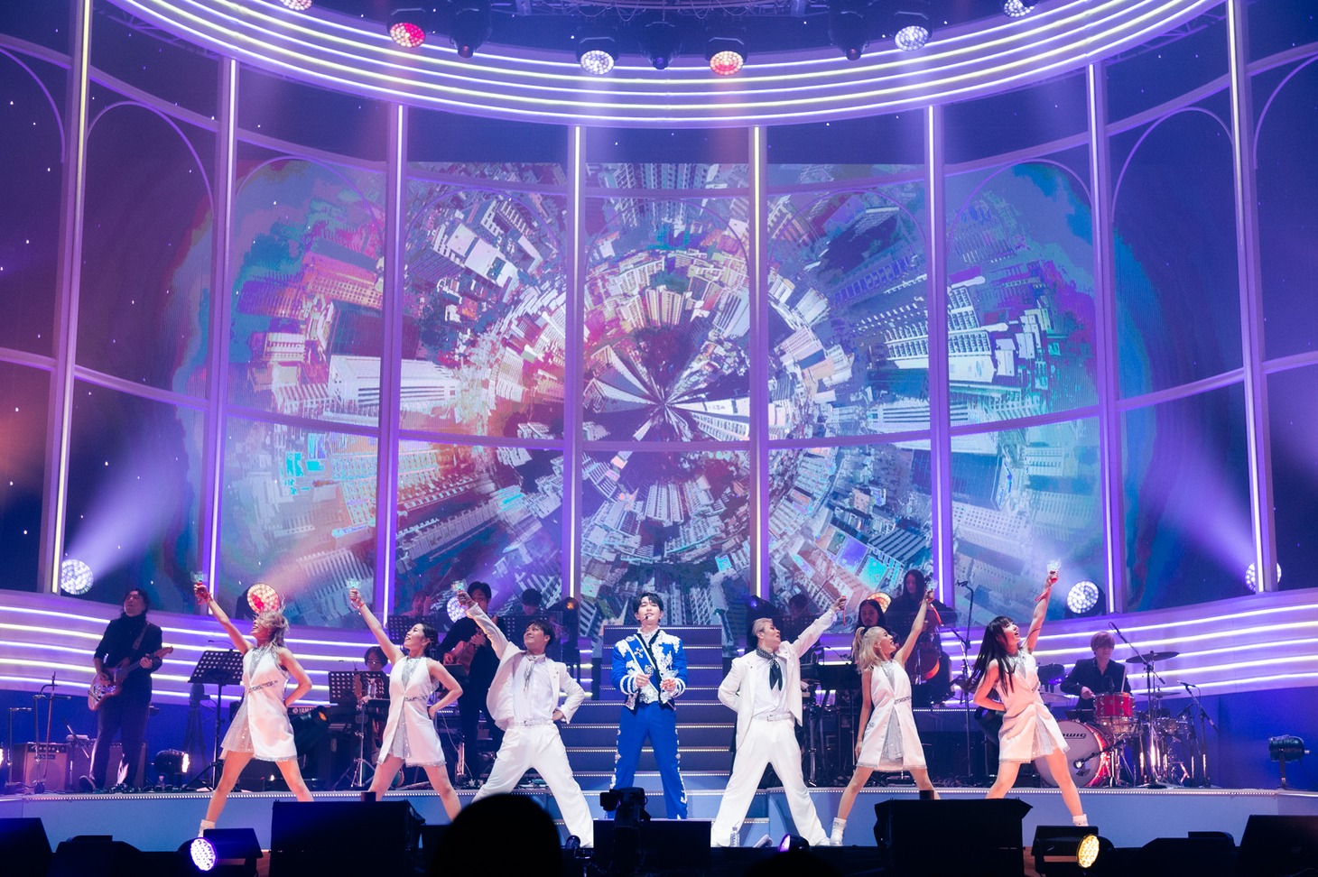 ONEW「ONEW Japan 1st Concert Tour 2022 ～Life goes on～」東京・日本武道館公演の様子。（撮影：田中聖太郎）