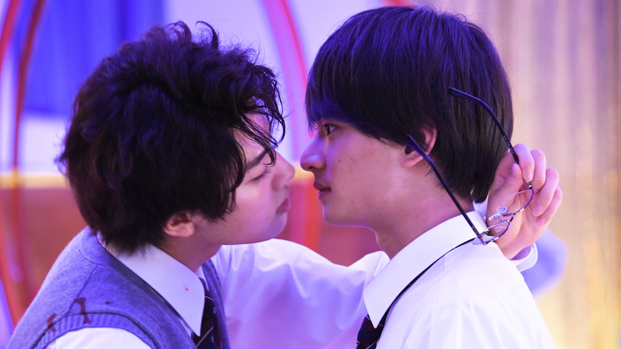 佐藤龍我が浮所飛貴にキス、今夜トモダチゲームで - 音楽ナタリー