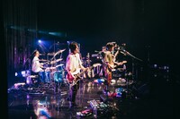 「くるりライブツアー2022」8月4日公演の様子。（Photo by Ryo Mitamura）