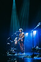 「くるりライブツアー2022」8月4日公演の様子。（Photo by Ryo Mitamura）