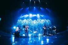 「くるりライブツアー2022」8月4日公演の様子。（Photo by Ryo Mitamura）