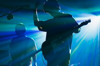 「くるりライブツアー2022」8月4日公演の様子。（Photo by Ryo Mitamura）