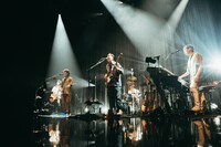 「くるりライブツアー2022」8月4日公演の様子。（Photo by Ryo Mitamura）