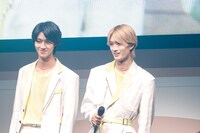 サプライズゲストとして登場したM!LKの曽野舜太と山中柔太朗。（撮影：笹森健一）