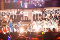 「にゃんこドドンコどどんこニャンコ」のパフォーマンスの様子。（撮影：笹森健一）