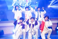 「Cupid in Love」を披露するEBiDAN NEXT。（撮影：笹森健一）