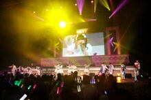 「すきっ！」のコラボパフォーマンスを披露する超ときめき♡宣伝部とEBiDAN NEXT。（撮影：笹森健一）