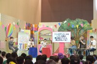 「お笑い部 おもカワ～アイドル大喜利選手権～ supported by ナタリー」の様子。