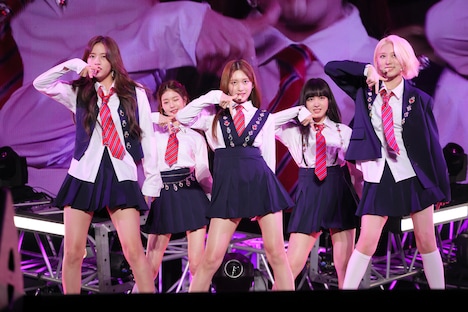 IVE (c)STAR CONTINENT, ALL RIGHTS RESERVED.