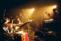 CRCK/LCKS。「CRCK/LCKS live tour 2022『Auftakt』」東京公演より。（Photo by Kana Tarumi）