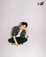 「ar」2022年9月号より與真司郎。