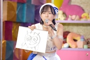 「『このゾンビ、女子力高すぎ』どんなゾンビ?」というお題に回答する鍛治島彩(アップアップガールズ(2))。
