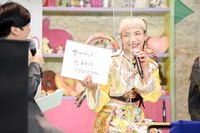 「初めてアイドルを見た人が一言」というお題に回答するぺいにゃむにゃむ（二丁目の魁カミングアウト）。