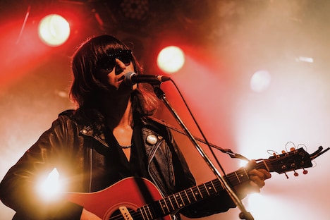 志磨遼平（撮影：上飯坂一）