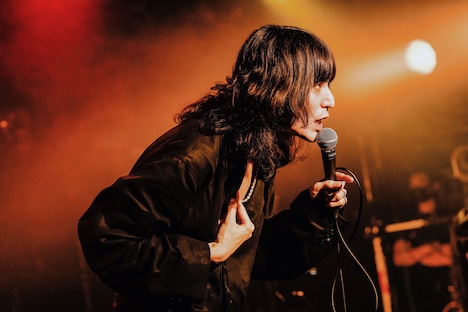 志磨遼平（撮影：上飯坂一）