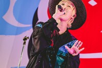 山田義孝（Vo）（撮影：白石達也）