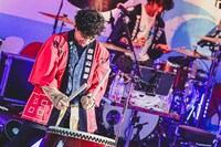 吉田結威（G, Vo）（撮影：白石達也）