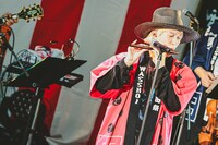 山田義孝（Vo）（撮影：白石達也）