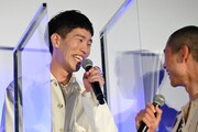 鳳仙学園キャストたちの“ベテラン感”を語る坂口涼太郎（左）と葵揚（右）。