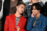 左から三山凌輝、川村壱馬。