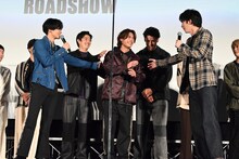 板垣瑞生にツッコむ登壇者たち。