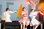 左から小久保柚乃、桜木心菜、風見和香。