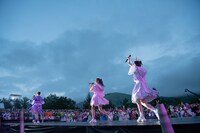 「エビ中 夏のファミリー遠足 略してファミえん in 山中湖 2022」1日目の様子。