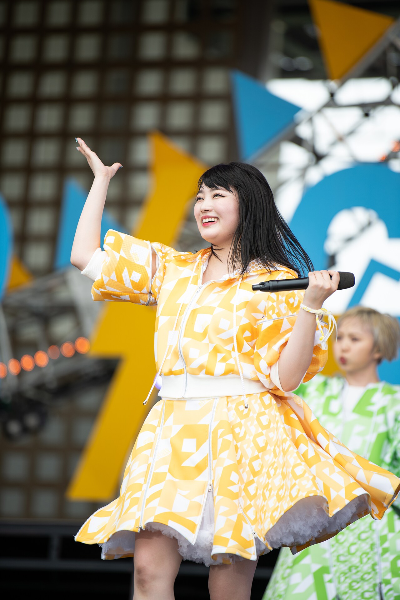 柏木ひなた - エビ中「ファミえん」2日目、雨のち晴れの大空に届けた“9