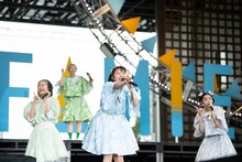 「惚れたっ！」を決める中山莉子。