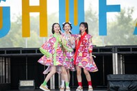 左から小久保柚乃、風見和香、桜木心菜。