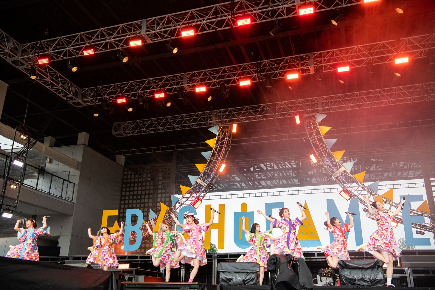 「エビ中 夏のファミリー遠足 略してファミえん in 山中湖 2022」1日目の様子。