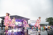 「エビ中 夏のファミリー遠足 略してファミえん in 山中湖 2022」1日目の様子。