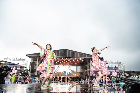 「エビ中 夏のファミリー遠足 略してファミえん in 山中湖 2022」1日目の様子。